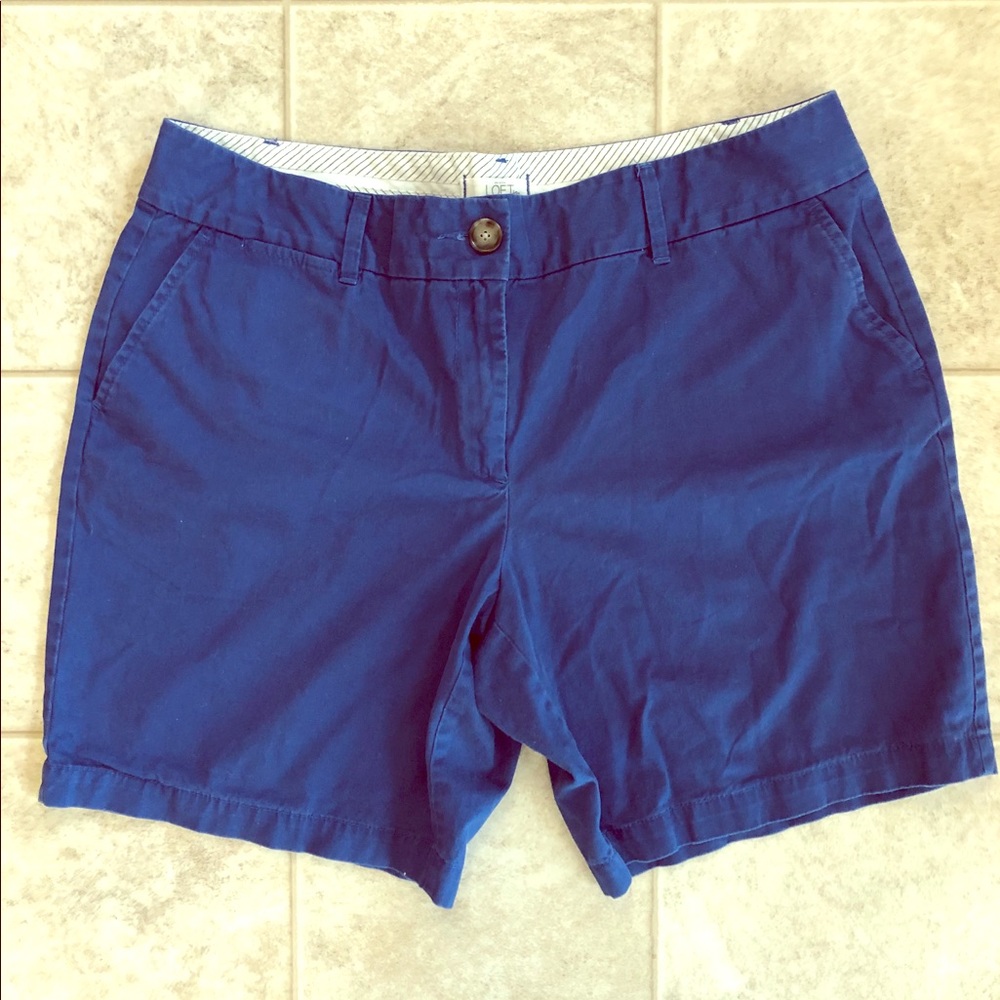 Loft 7.5” inseam shorts